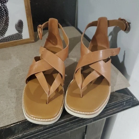 VINCE LEATHER STRAP TAN BUCKLE SANDALS SIZE 8 MORRIS - Picture 7 of 12